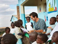 Miłe przypomnienie Roger Federer wydał ponad 66 mln zł w ciągu ostatnich dziesięciu lat, aby zbudować 80+ przedszkoli w Malawi. Podczas gdy zdobywał tytuły Wielkiego Szlema, pomagał również 150 tys. dzieci nauczyć się czytać –  
