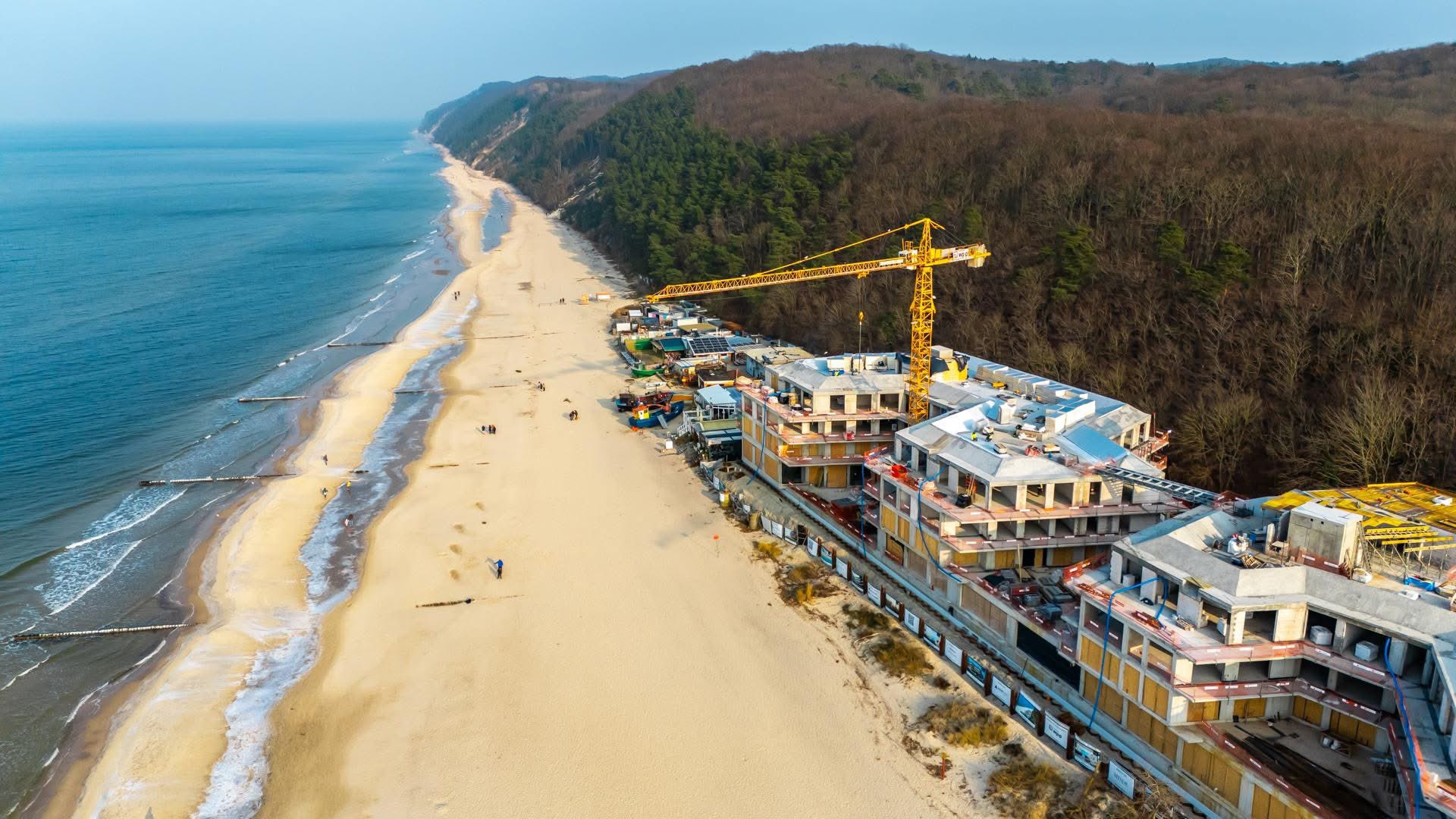 Tymczasem w Międzyzdrojach budują już nie tyle przy plaży co na plaży