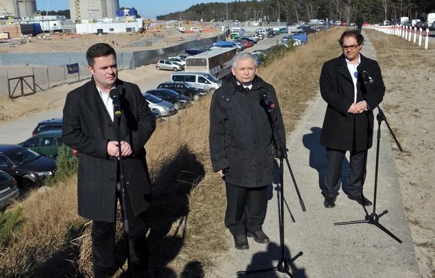 Czekam na dzień, w którym Sasin zwróci pieniądze za wybory, Szumowski za respiratory, a prezes Kaczyński mecenasowi Giertychowi spodnie 
i kurtkę